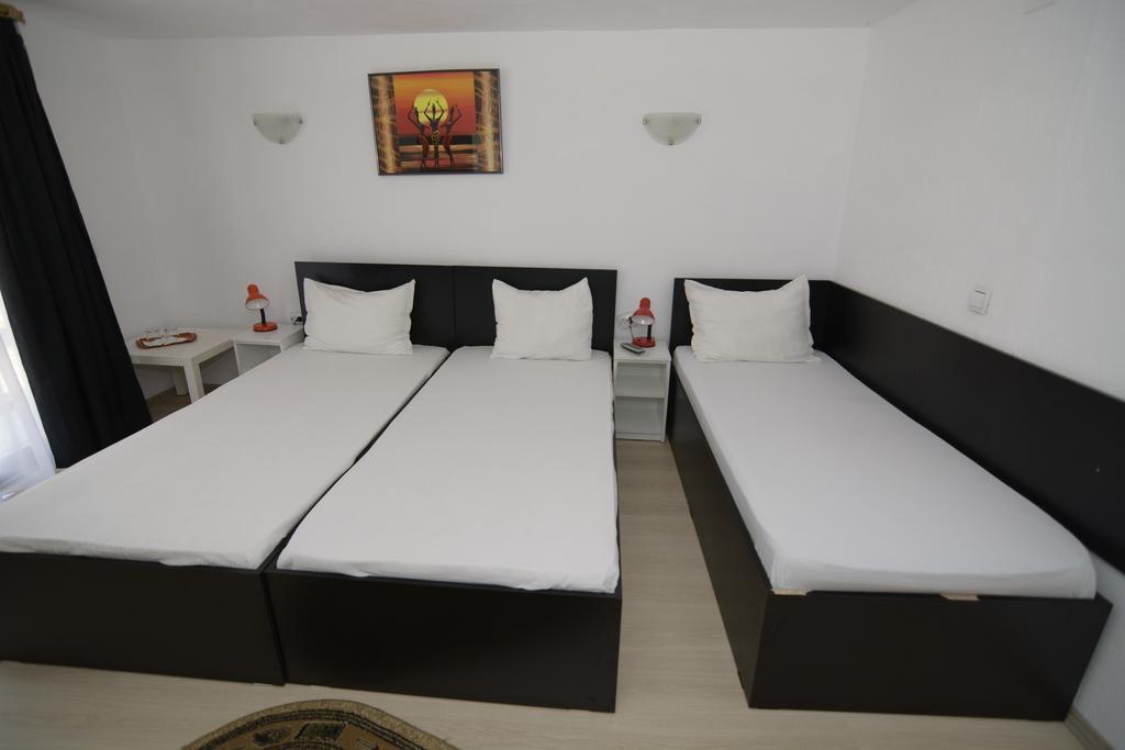 Pensiune Matrix Curtea de Argeş Zimmer foto